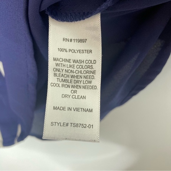 Collective Concepts Size Medium Chiffon Roll Tab Sleeve Flowy Blue Blouse - Picture 5 of 6